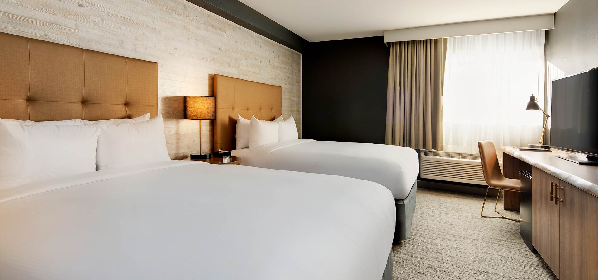 Highline Vail Room Double Queen with Window